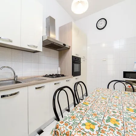 Apartment, 500m To The Sandy