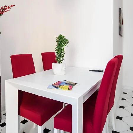 Apartment, 500m To The Sandy Apartment *